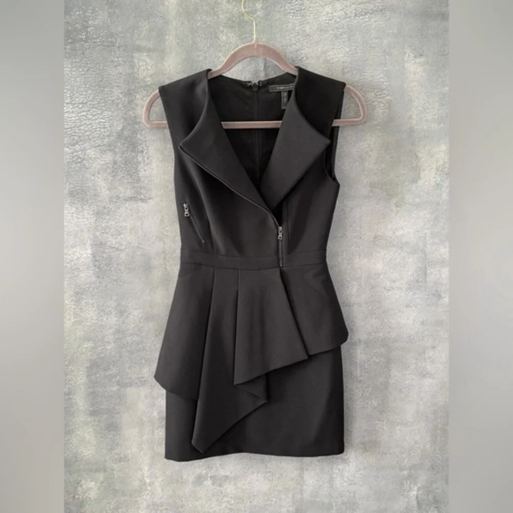 BCBGMaxAzria Black Mini Dress Size 0 or 2 sleeveless - Picture 1 of 6